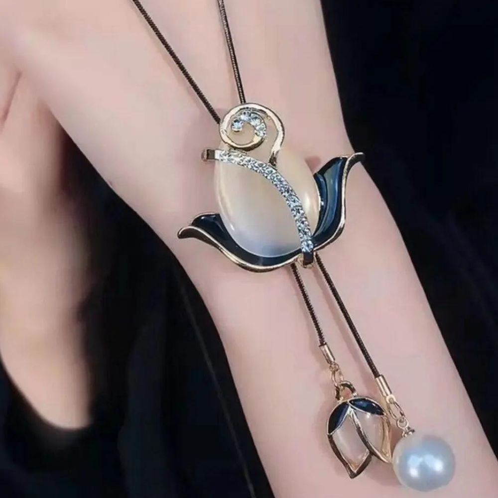 TIMELESS TULIP NECKLACE
